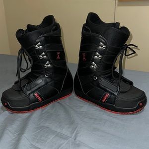 Burton snowboarding boots size 8
